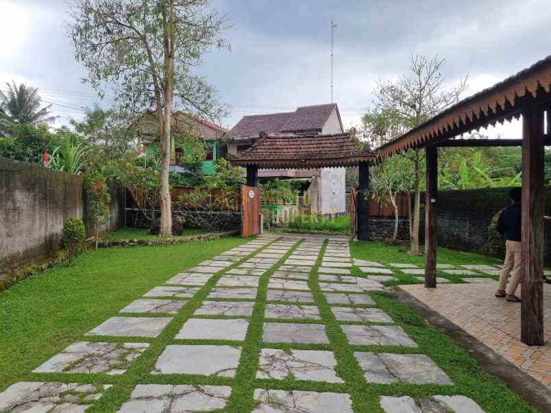 dijual villa harjobinangun pakem sleman