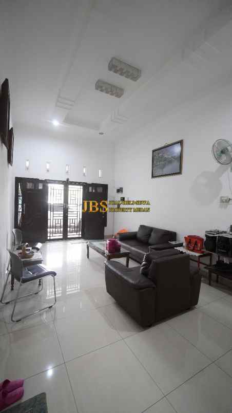 dijual villa jalan damar ii dekat jl