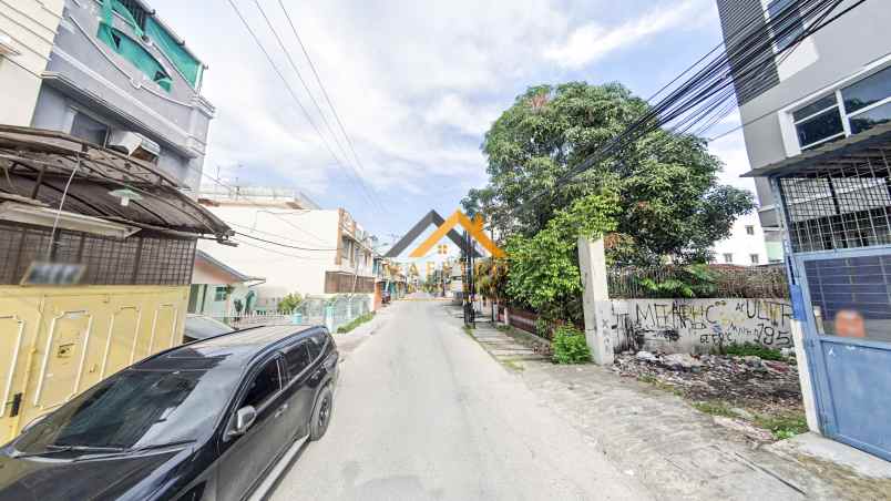 dijual villa jalan pembangunan iv