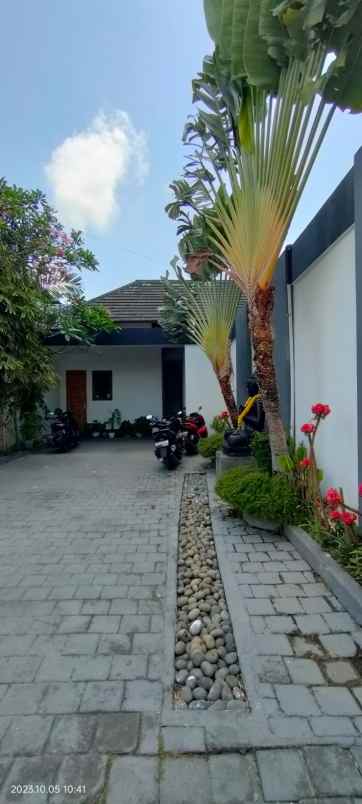 dijual villa jalan veteran