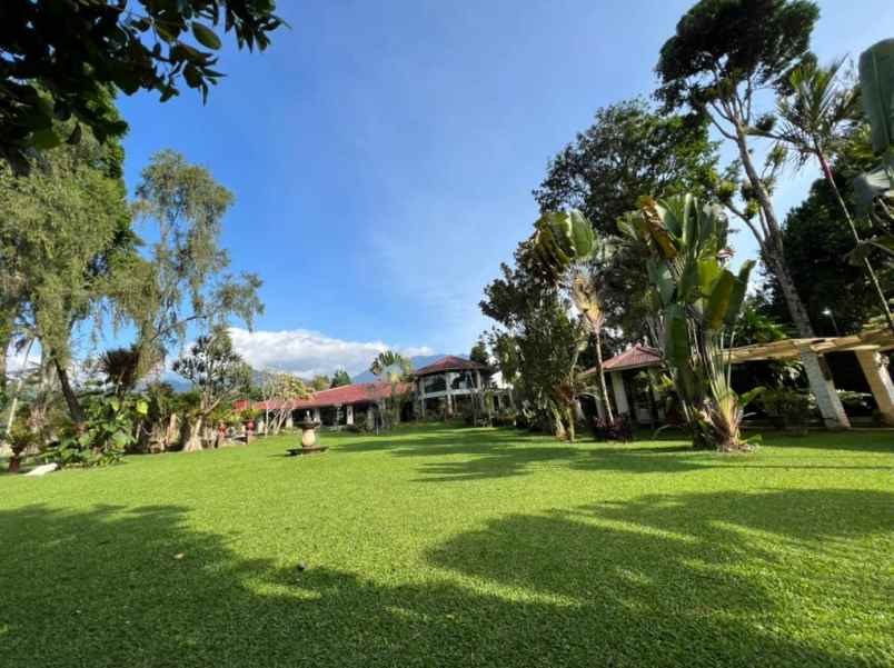 dijual villa jl gandamanah tugu selatan