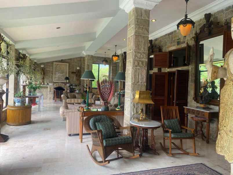 dijual villa jl gandamanah tugu selatan