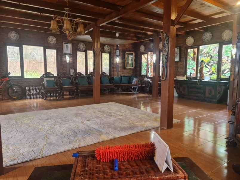 dijual villa kampung sukawarna desa