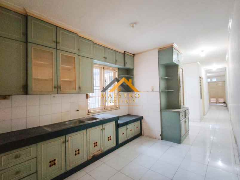 dijual villa komplek cemara asri jalan merbau medan