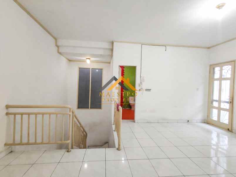 dijual villa komplek cemara asri jalan merbau medan