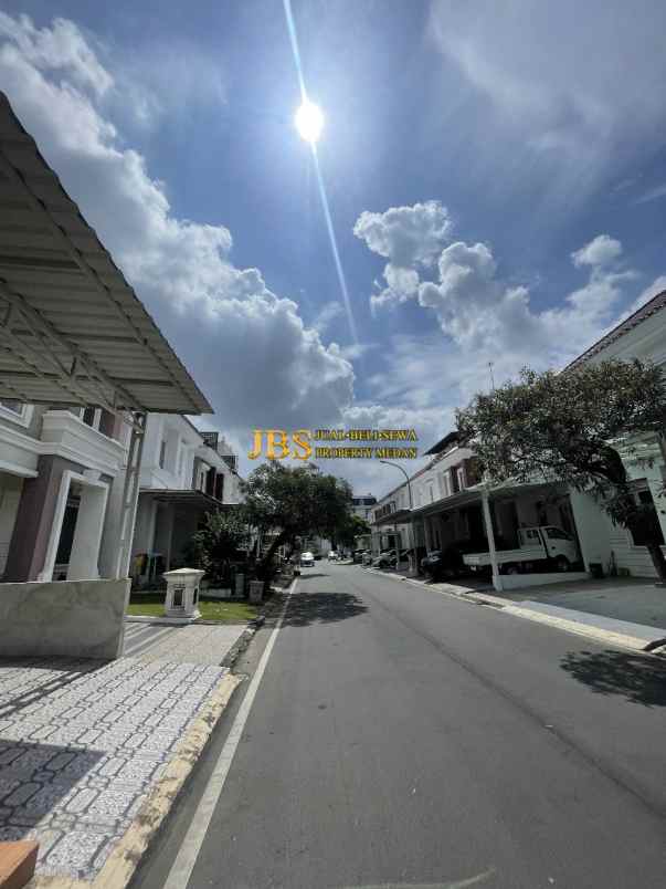 dijual villa komplek citraland gama