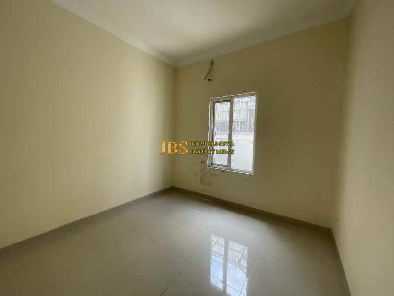 dijual villa komplek citraland gama