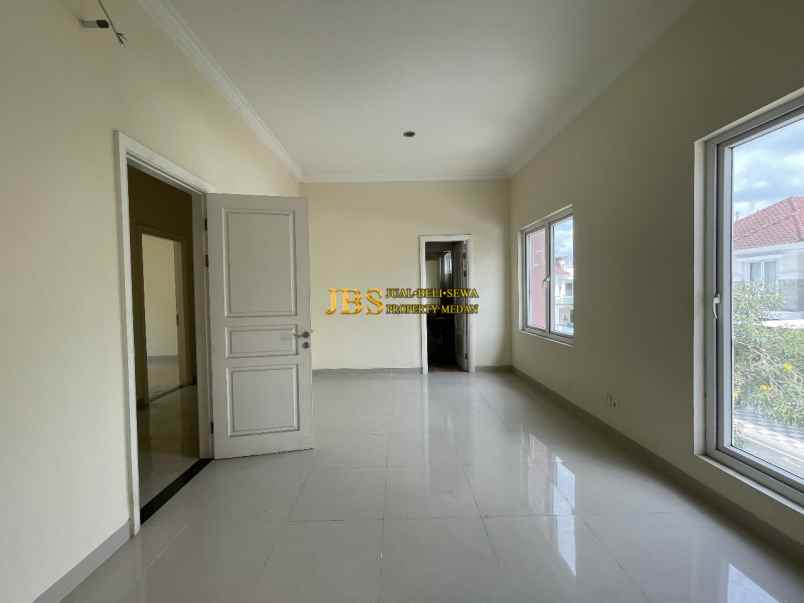 dijual villa komplek citraland gama