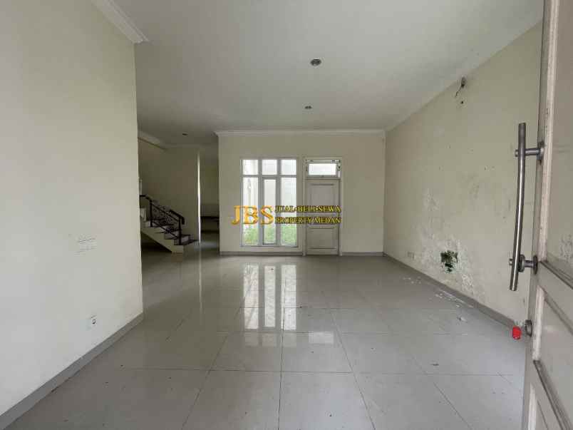 dijual villa komplek citraland gama