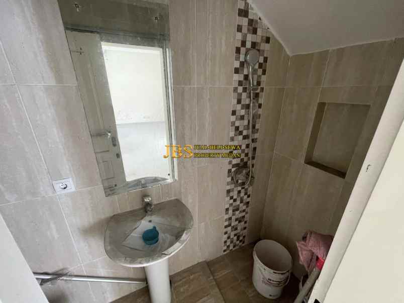 dijual villa komplek citraland gama