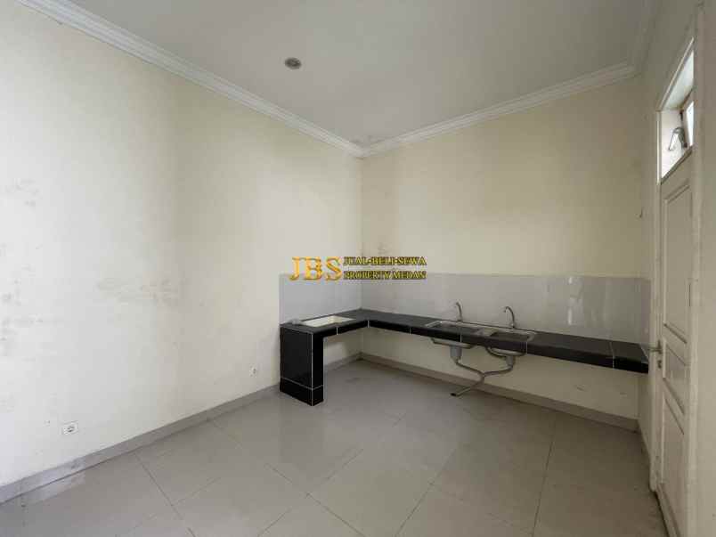dijual villa komplek citraland gama