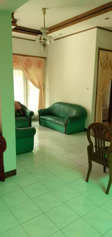 dijual villa luas lokasi cipanas