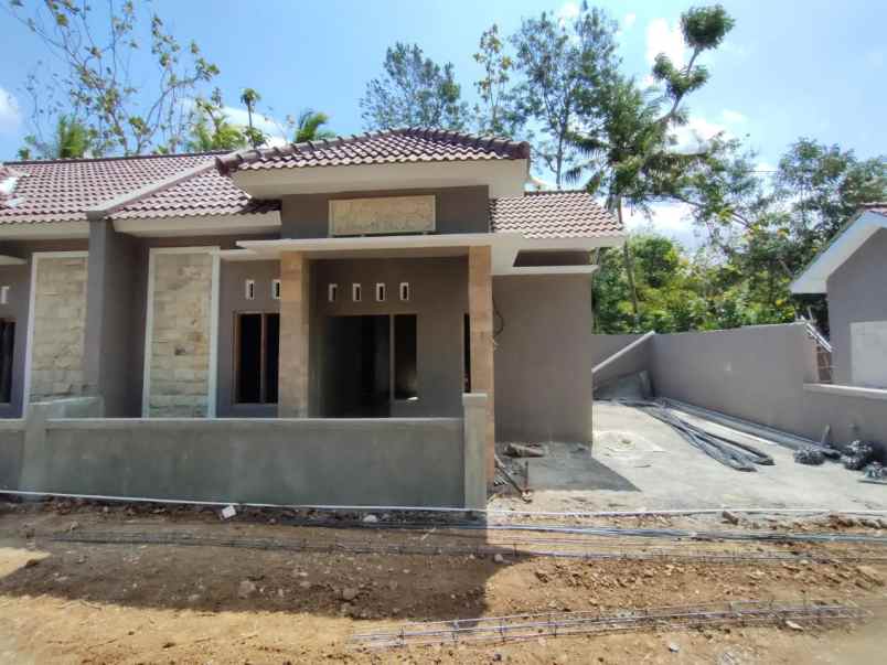 dijual villa sumberarum kec moyudan kab