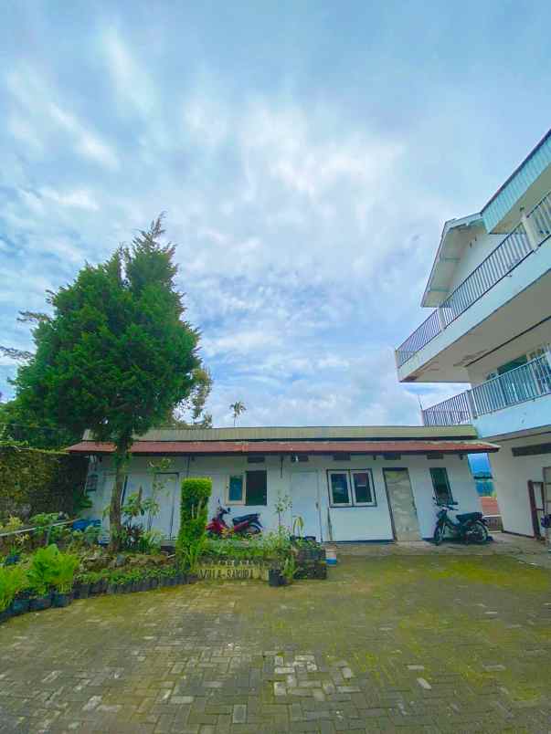 dijual villa tretes prigen 3 lantai