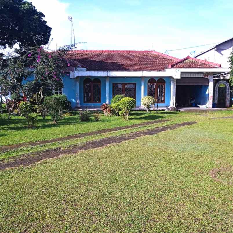 dijual villa villa bukit cipendawa puncak