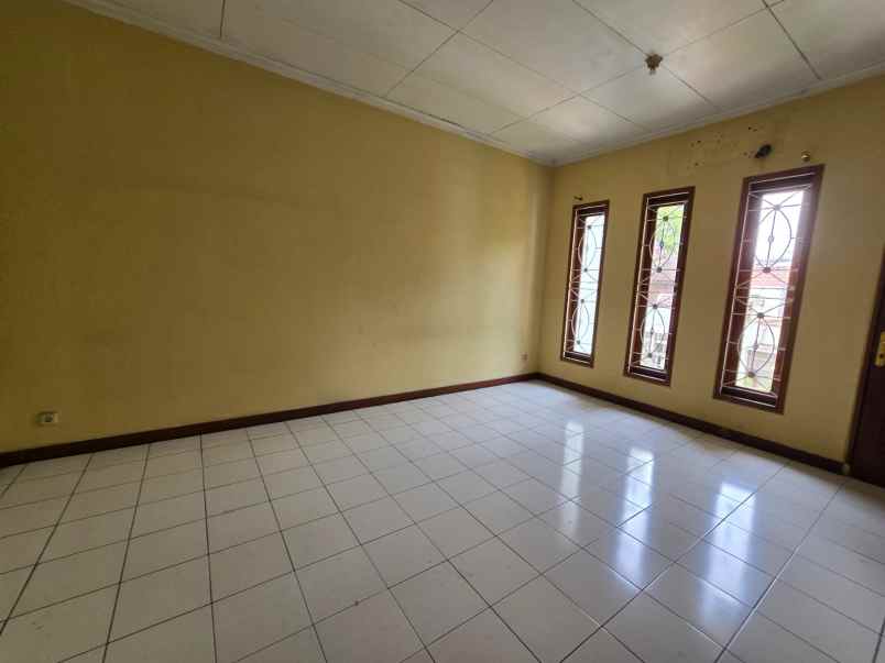 disewa rumah besar cluster re talaga bestari tangerang