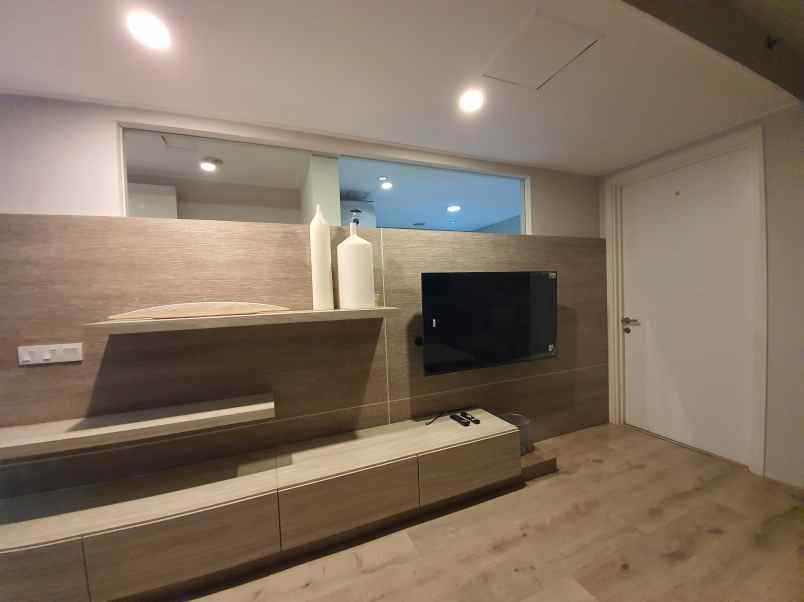 disewakan apartemen ciputra world tower vue