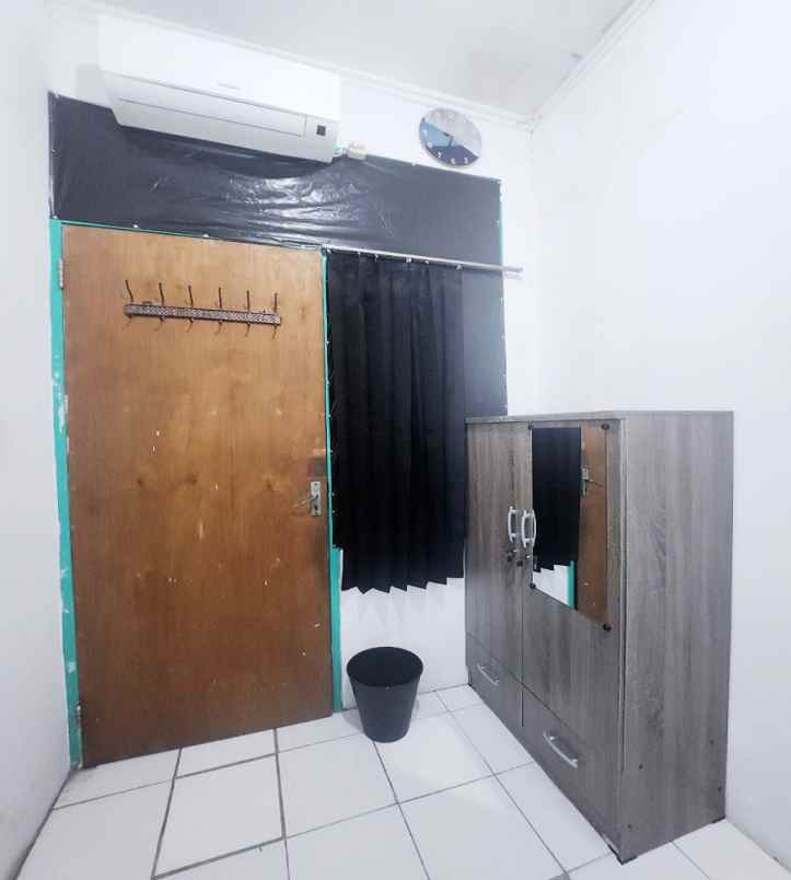 disewakan kost jl kelapa molek 1 b4 no 17