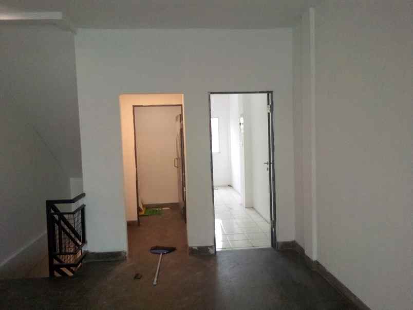disewakan ruko 3 lantai dicikupa tangerang