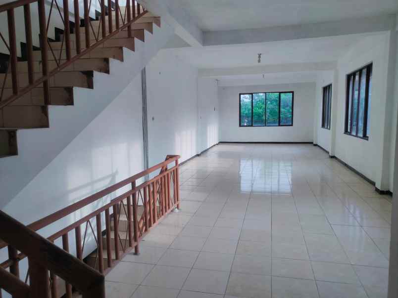 disewakan ruko gudang kantor fira 51