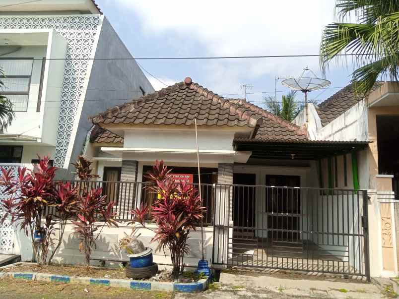 disewakan rumah arum dalu