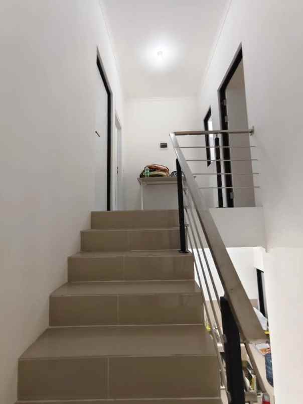 disewakan rumah babatan pantai