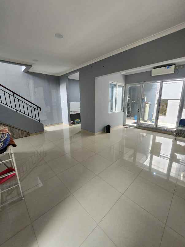 disewakan rumah bagus di cheryville grand bekasi