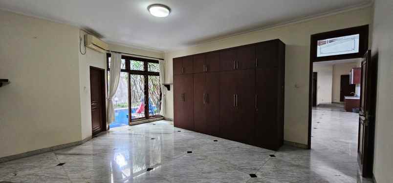 disewakan rumah dharmawangsa