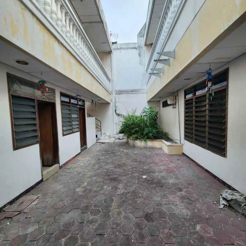 disewakan rumah jalan kertajaya indah