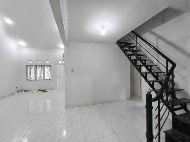 disewakan rumah komplek cemara asri jalan