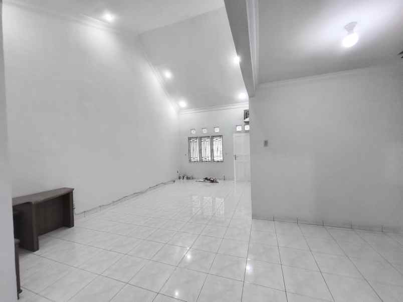 disewakan rumah komplek cemara asri jalan