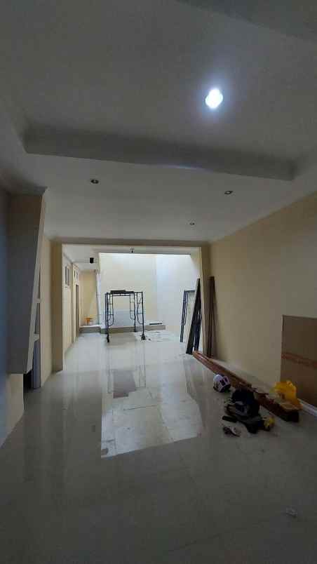 disewakan rumah pantai mentari