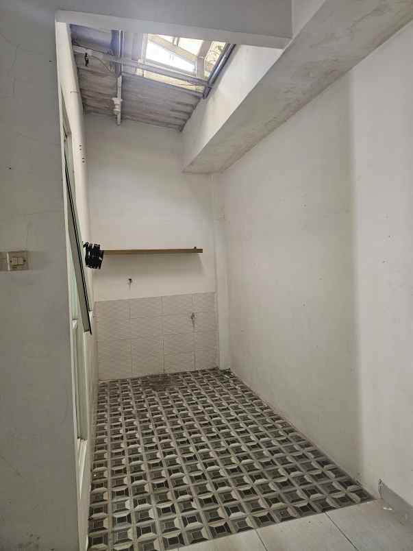 disewakan rumah suvarna sutera cikupa