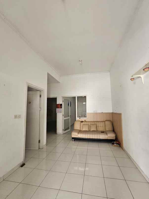 disewakan rumah suvarna sutera cikupa