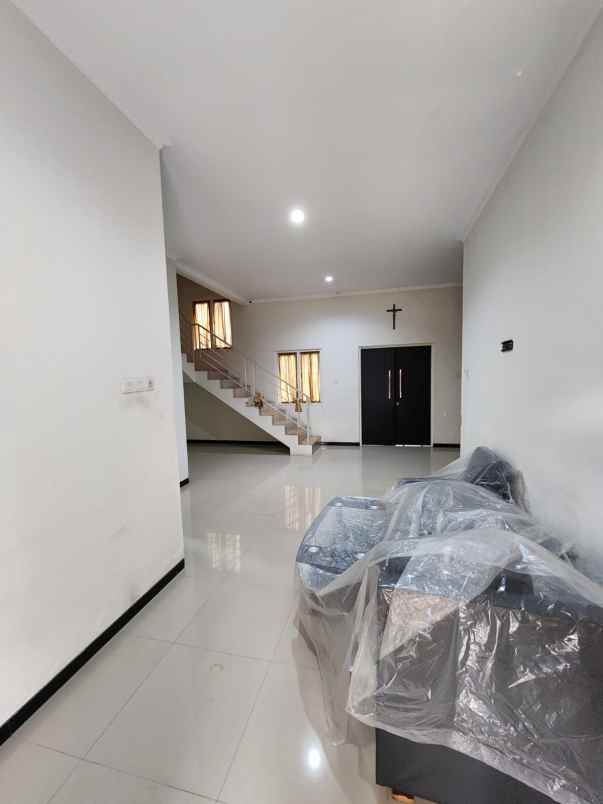 disewakan rumah taman rivera regency