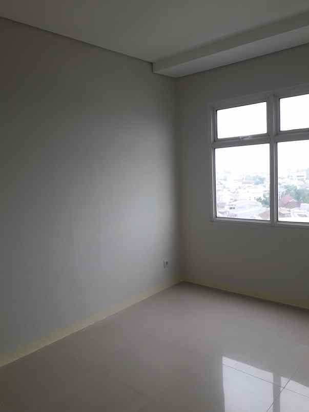 disewakan tahunan 1 br unfurnished madison park