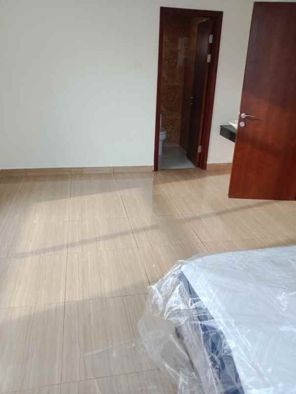 disewakan unit furnish apartemen grand sungkono lagoon