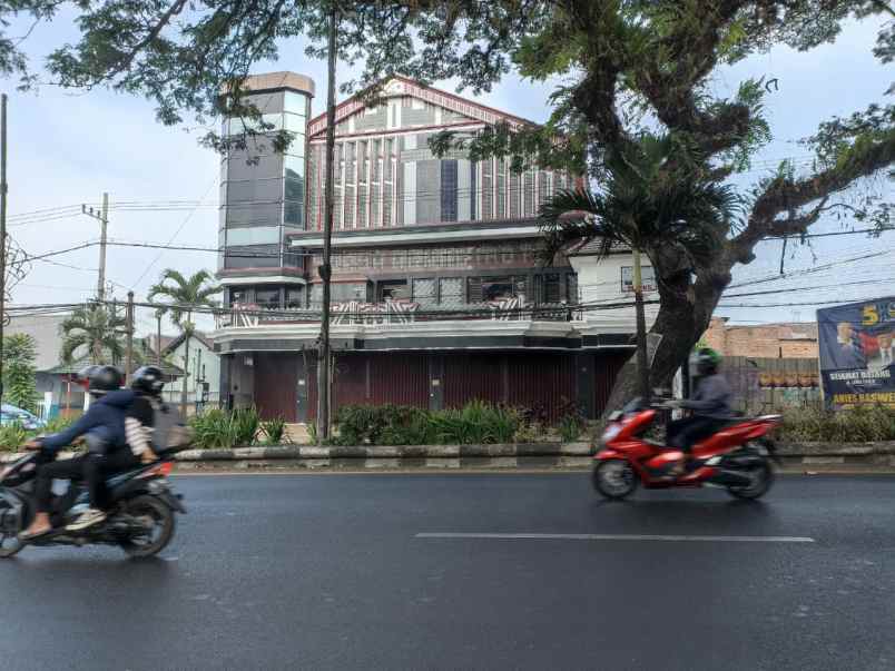 gedung strategis super murah luas di singosari malang