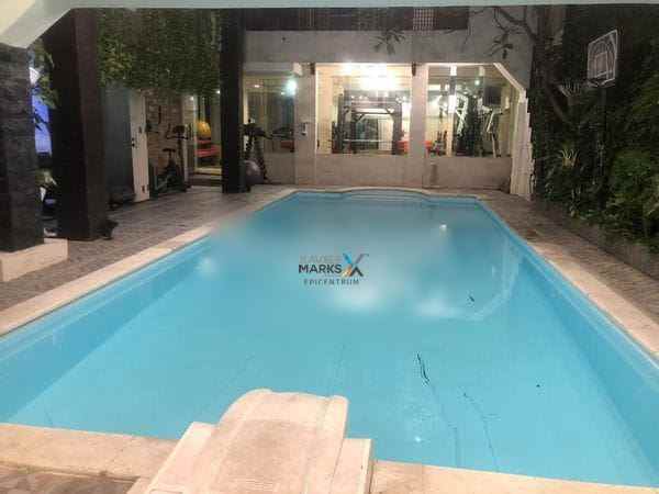 hot listing rumah mewah di manyar kartika ada pool