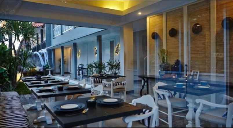 hotel 3 lantai di seminyak bali