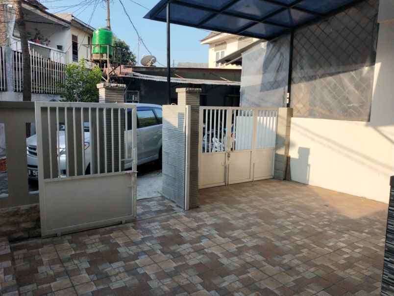 jual rumah 2 lantai