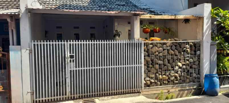 jual rumah di komplek taman cipadung indah