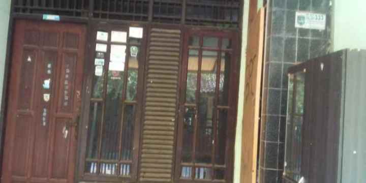jual rumah tingkat 2 lantai di perumnas depok 2