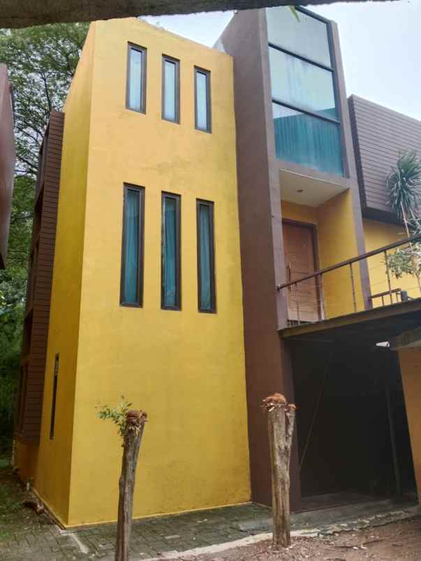 jual town house b u dengan swimming pool di kemang