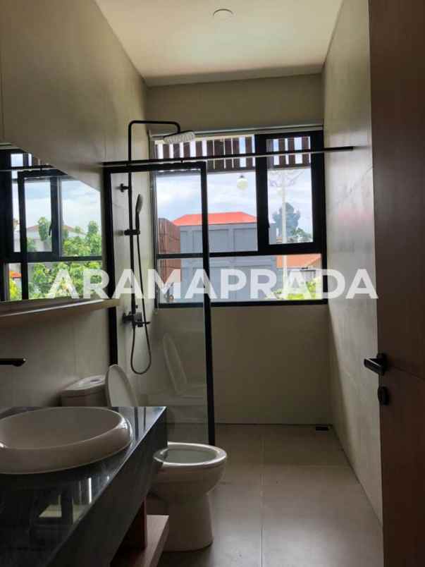 jual villa 4 lantai 3 kamar view gwk bandara jimbaran