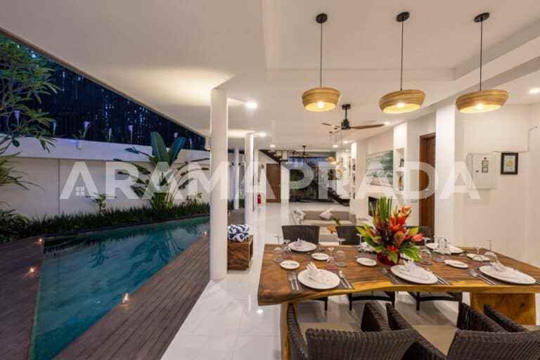 jual villa mewah full furnished 3 kamar seminyak