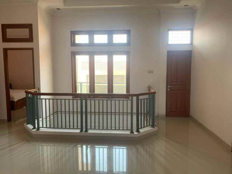 puri surya jaya sidoarjo rumah 2 lantai row jalan 7 m