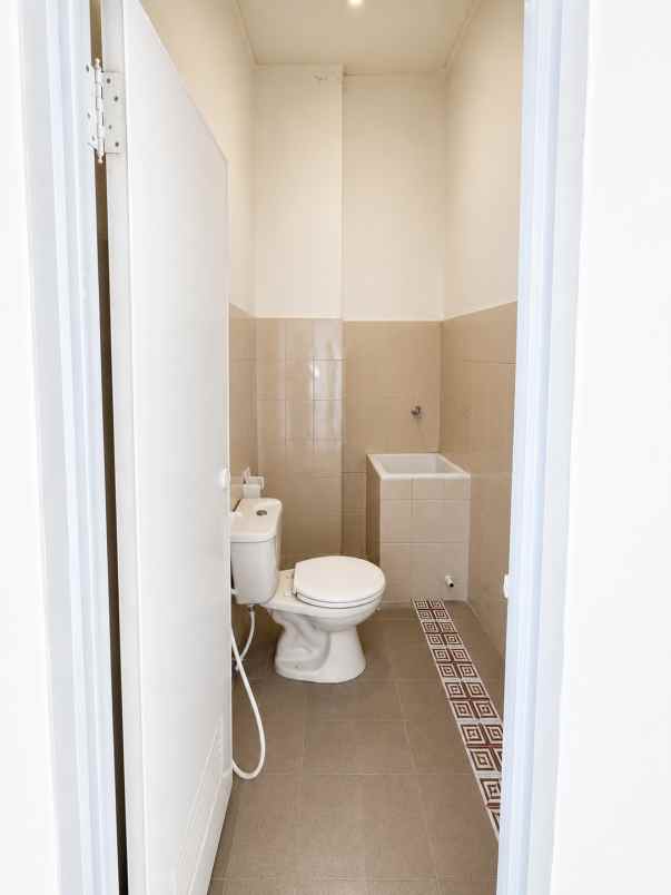 ruko new renovated lokasi strategis perkantoran