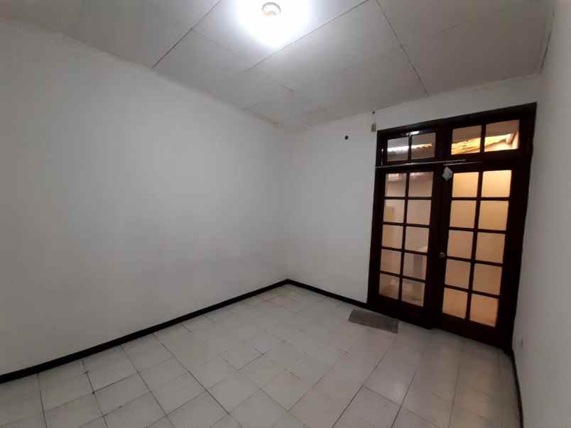 rumah 1 lantai dalam perumahan pondok kelapa