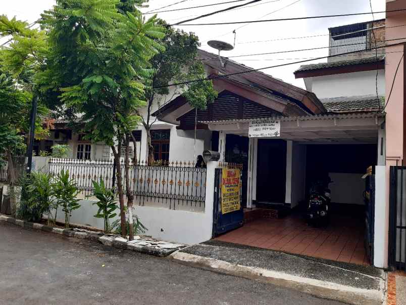 rumah 1 lantai dalam perumahan pondok kelapa